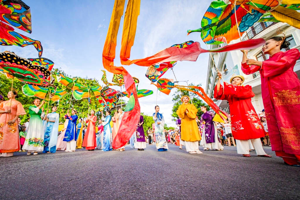 Learn Central Vietnam’s traditions with expert guidance